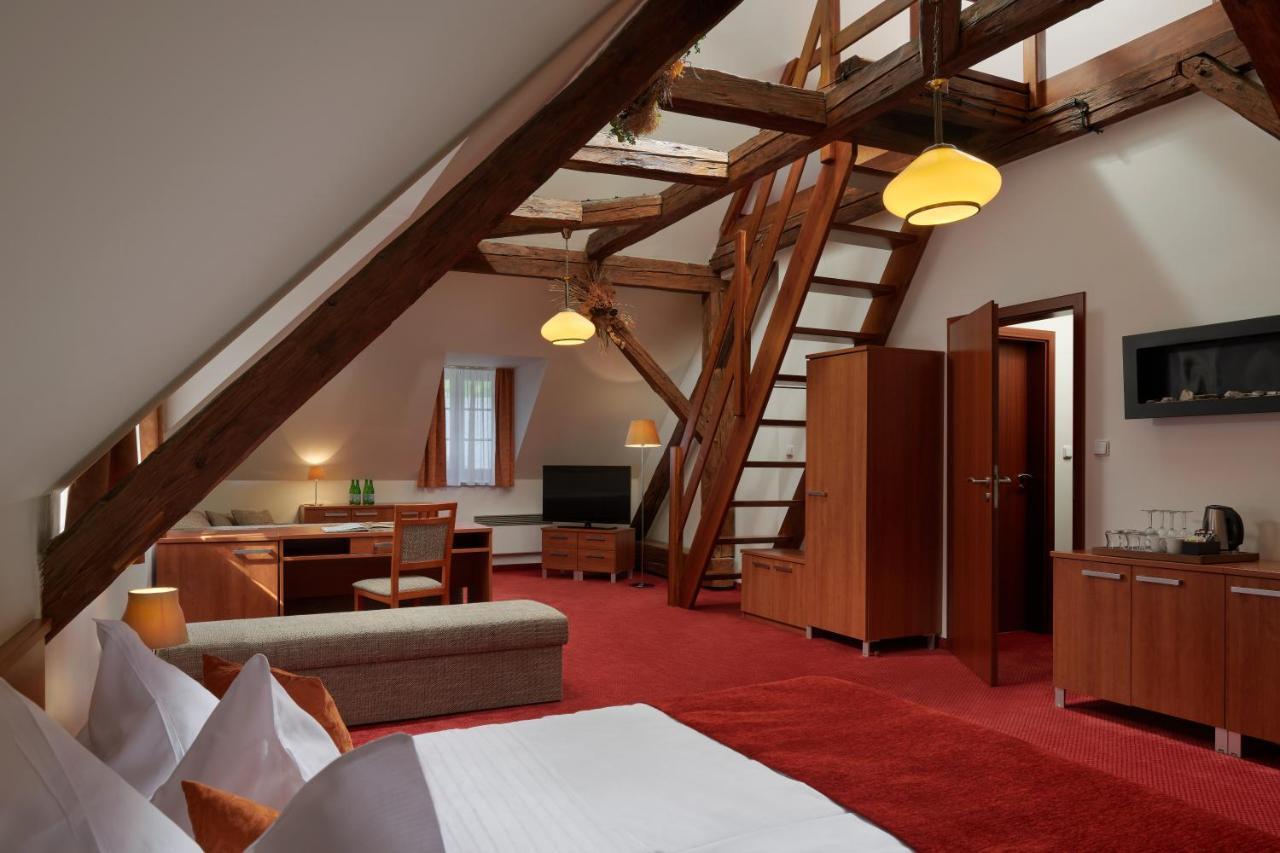 Hotel Singer Лудвиков Экстерьер фото